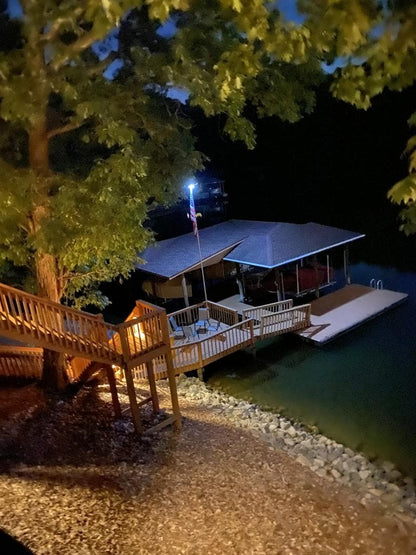 TelePatriot 800 Series Solar Flagpole Light - 200 LED Waterproof IP65