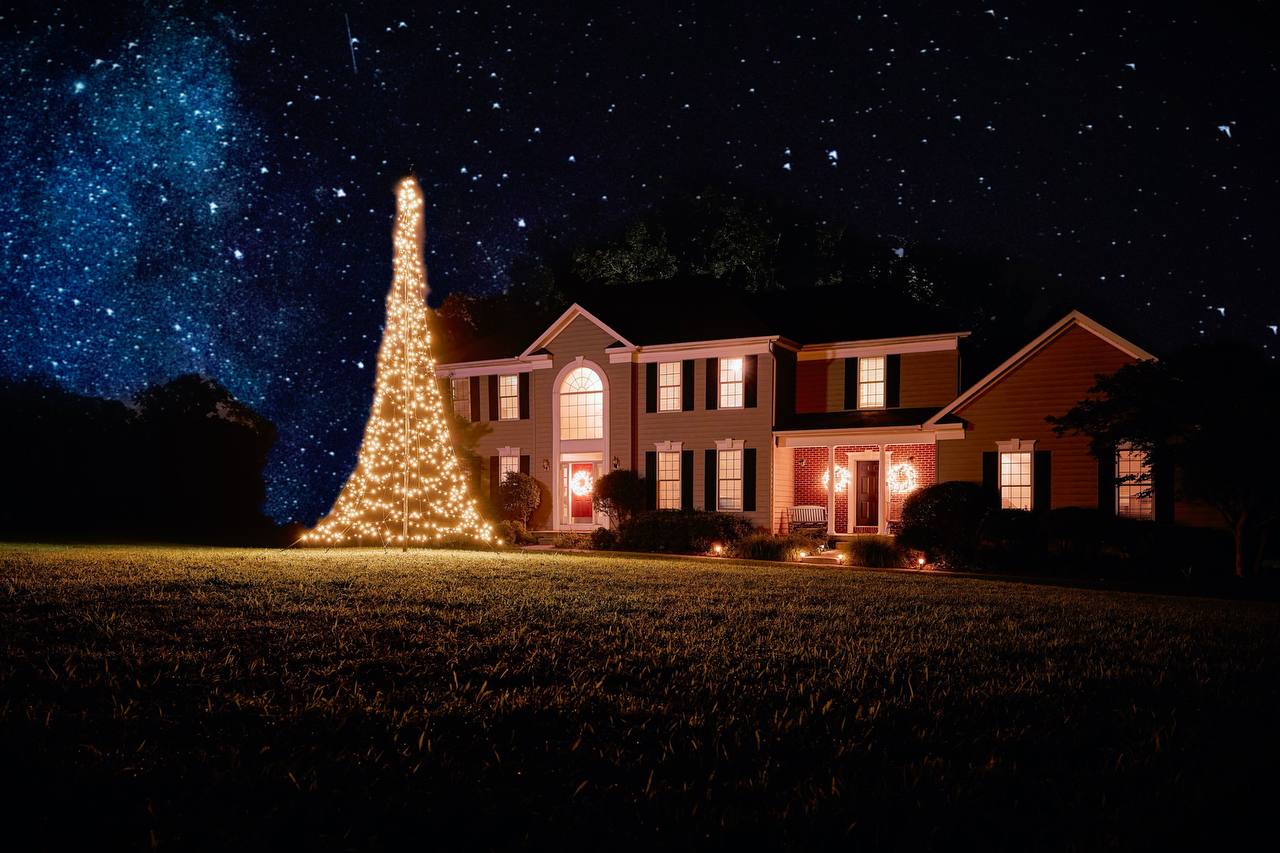 LED Flagpole Christmas Tree 20-25ft - 900-1500 Lights